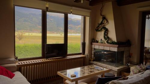Kato Pedina Villa | Chalet Panorama -Three Level Escape in Parnassos