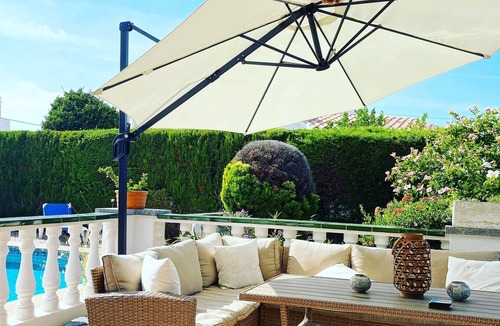 Cala en Porter Ski Chalet | Chalet 'Villa Jones' with Private Pool, Private Garden and Terrace and Wi-Fi