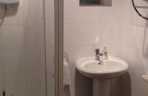 Roslin House | Chapel Cross Guest House
