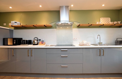 Strachur Cottage | Chapelton Cottage by Loch Fyne, picturesque location