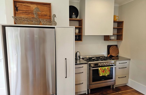 Frankton House | Character home in inner city, Awesome location near FMG Stadium and Seddon Park