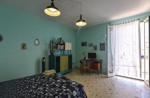 Licata Apartment | Characteristic vacation apartment on two levels, with a panoramic balcony overlooking the Gulf of Li