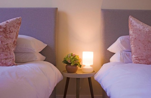Kelvinbridge Apartment | Charing Cross Glasgow