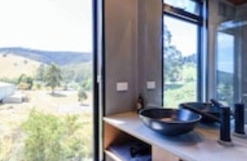 Dover Cabin | Charlie's Lookout- Cute and compact with stunning panoramic views