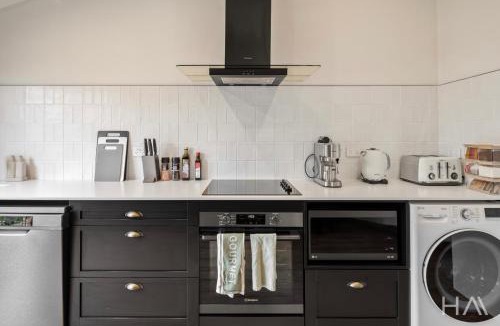 Invermay Apartment | Charm on Forster