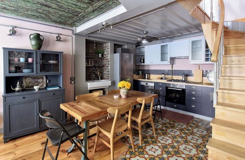 Istanbul City Center House | Charming 2-bedroom house with WiFi and AC in vibrant Istanbul