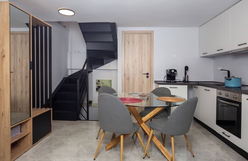 New Kypseli House | Charming 2-bedroom house with WiFi, AC in fantastic Athina