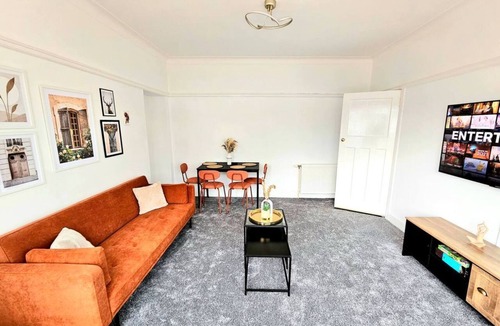 Glasgow House | Charming 3-Bed Oasis-free parking