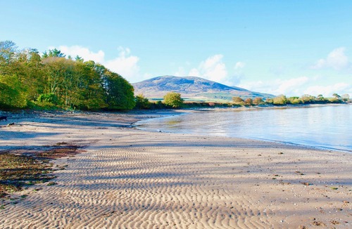 Carsethorn Cottage | Charming and comfortable, countryside cottage a 10 minute walk from the sea. Very popular with bird