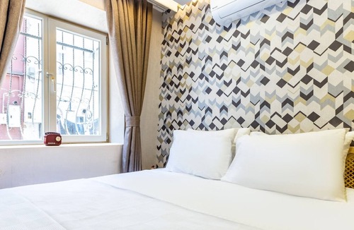 Balat Apartment | Charming Balat Haven | Idyllic Location in Balat