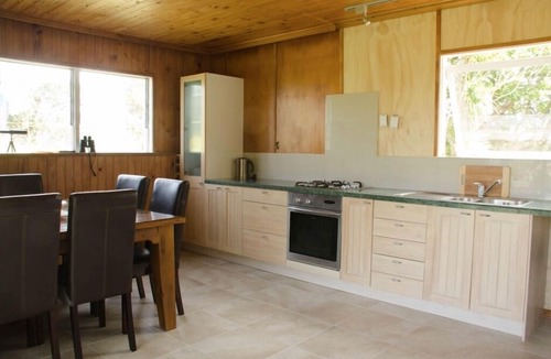 Matapouri House | Charming_clifftop_bach in Woolleys Bay