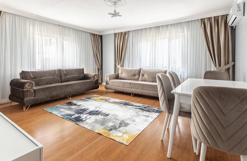 Sisli Apartment | Charming Flat w Balcony, 10 min to Cevahir Mall