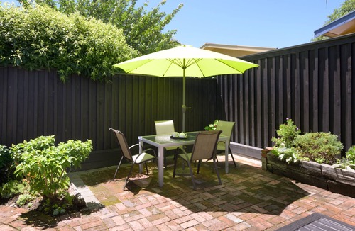 Nelson Cottage | Charming Historic Cottage 3 minutes to city centre