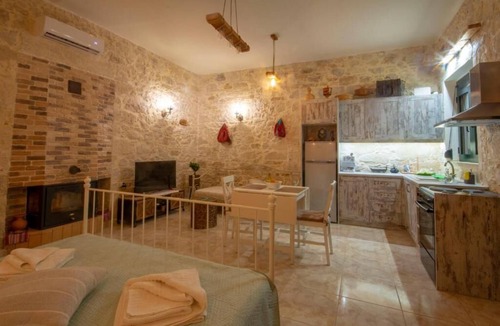 Kaliviani Apartment | ​Charming Stone Home in Kissamos – Near Balos & Falassarna!