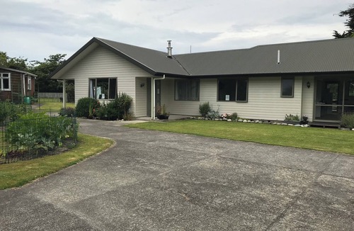 Westport Apartment | Charming Studio apartment in lovely Carters Beach with WiFi