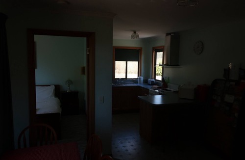 Lilydale Cottage | Cherry Top Accommodation - Cherry Top