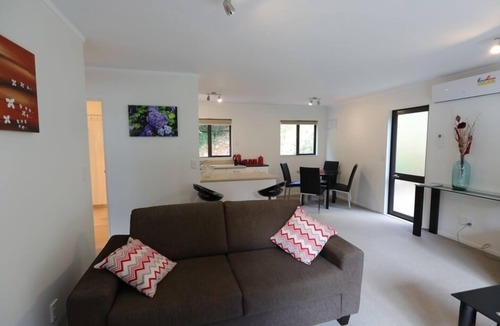 Hamurana Cottage | Cherrytree Cottage - 53 Kaska Road,Hamurana,