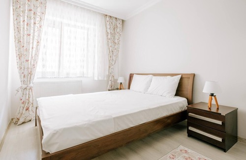 Atasehir Apartment | Chic Central Flat Near Malls and Metro in Atasehir