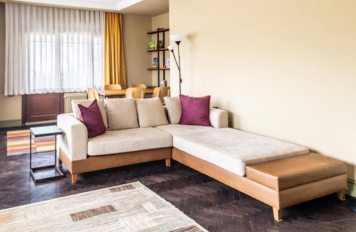 Uskudar Apartment | Chic Flat w Balcony BBQ 10 min to Emaar in Uskudar