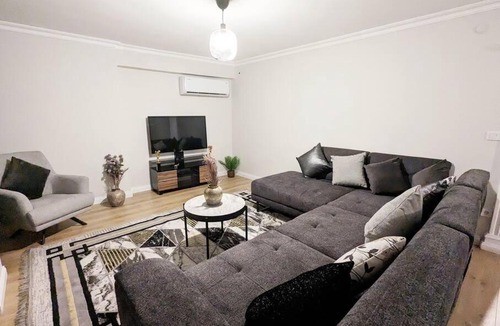 Cumhuriyet Apartment | Chic & Large 3-bedroom Flat in Sisli