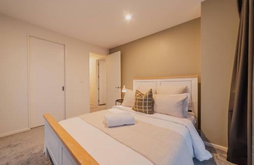 Halswell House | Chic Retreat - Modern Comforts & Game Room Fun
