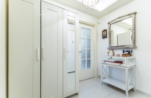 Maltepe Apartment | Chic Spacious Flat With Garden in Istanbul Maltepe