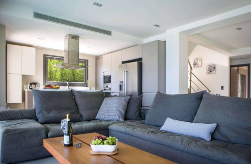 Mousata Villa | Christina - Five Bedroom Villa, Sleeps 10