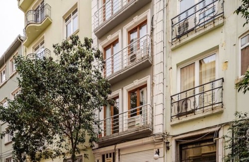 Pera Apartment | Cihangir comfortable central apartment (1)