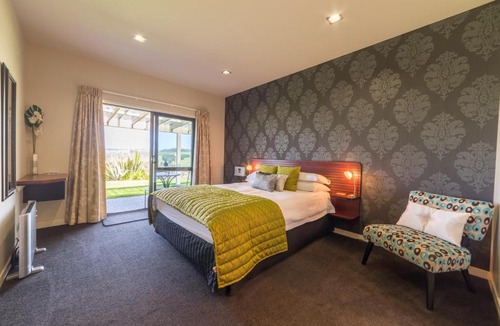 Rotorua Bed & Breakfast | City Lights Boutique Lodge