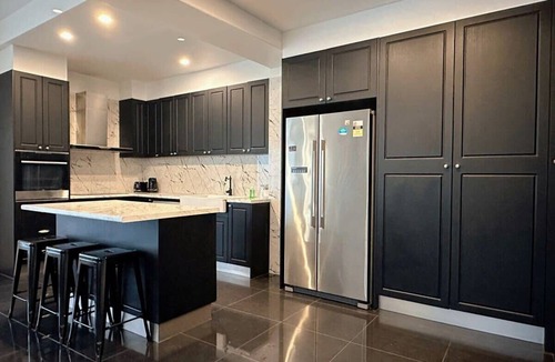 Hobart Central Business District House | City Retreat for 8 with Spacious Rooms