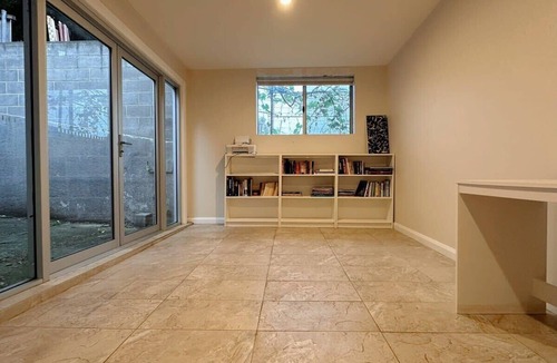 Hobart Central Business District House | City Retreat for 8 with Spacious Rooms