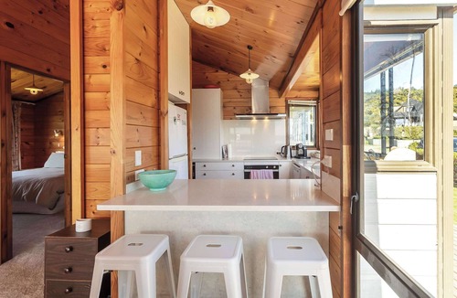 Rototai House | Classic Rotoiti Lakefront | Private Jetty & Views!