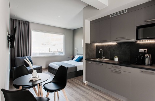 Kinosargous Apartment | Classy 1BR Apartment at WYZ Athens