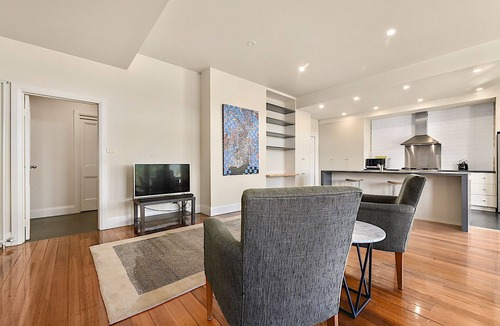 Launceston CBD House | Close to beautiful City Park & a short walk to the CBD