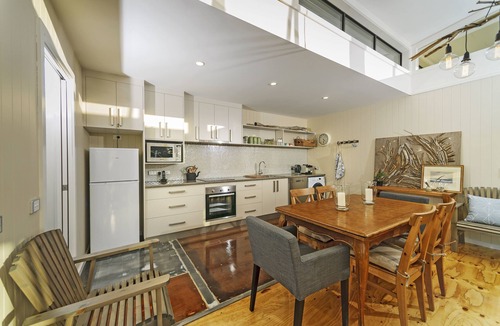 Wynyard Hotel | Coastal Pods Wynyard