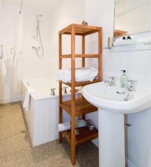 Newtonmore House | Coig na Shee Guest House