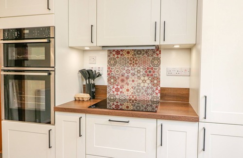 Glenfinnan House | COIRE-DHIUBH, pet friendly, character holiday cottage in Glenfinnan