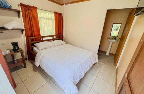 Canton Desamparados Cabin | Colibrí