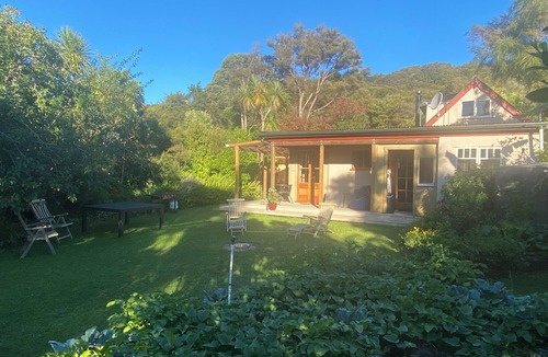 Collingwood Cottage | Collingwood Birdsong Cottage - organic retreat