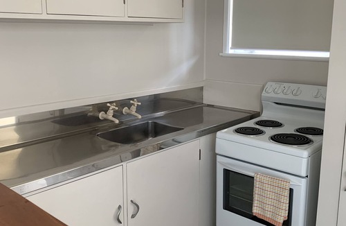 Papakura Hotel | Colonial Motel