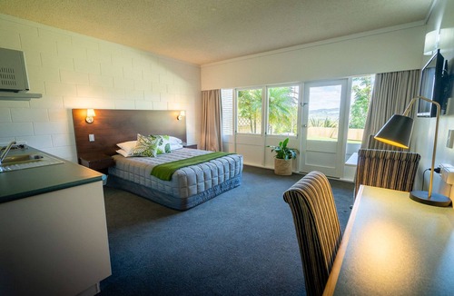Onerahi Hotel | Comfort Hotel Flames Whangerei