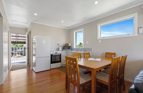 Thames Apartment | Comfort Inn Sunset