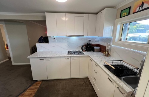 South Launceston Apartment | Comfortable 1BR Stay in South Launceston – Happy Haven Lodge with Massage Chair