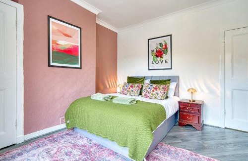 Shawlands Apartment | Comfortable 2BR Apartment with Free Parking