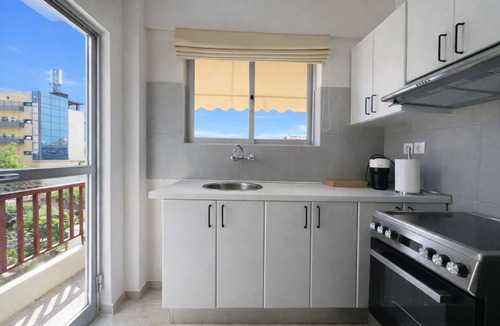 Glyfada Apartment | Comfortable Apt - Metro Nearby - Glyfada by ΜΡS
