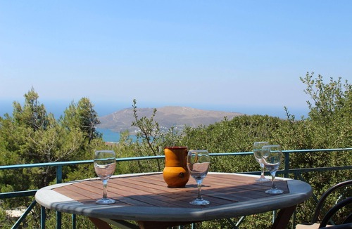 Gavrio House | Comfortable house in a quiet area - fantastic sea view.