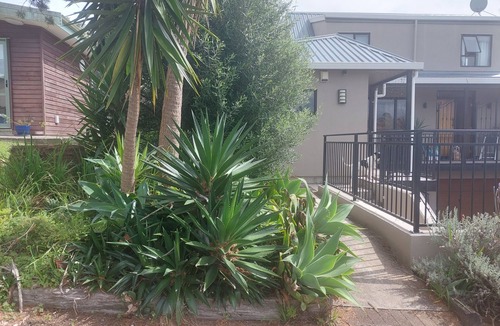 Unsworth Heights House | Comfortable unit 30 mins from City, near bus stops.