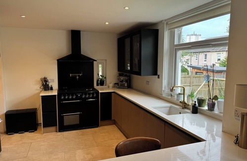 Scotstoun House | Commonwealth Games 2026 - Spacious 3-Bedroom House Short Walk Scotstoun Stadium