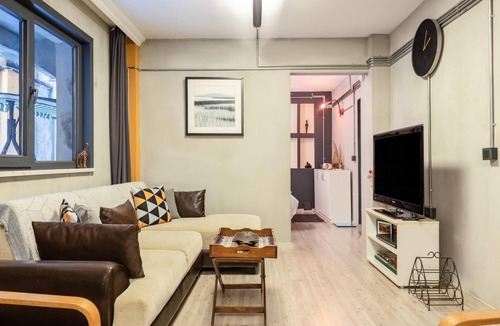 Osmanbey Apartment | Contemporary and Stylish Flat in Sisli