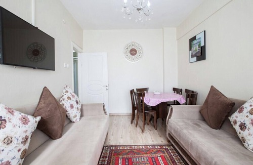 Emin Sinan Apartment | Convenient 3-Bedroom flat for 10, Near Blue Mosque, AC & WiFi